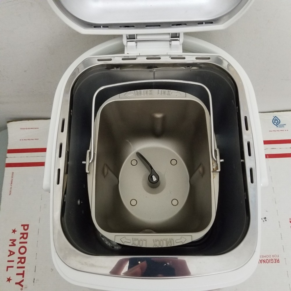 Zojirushi BB-HAC10 Home Bakery 1 Pound Programmable Mini Breadmaker Tested