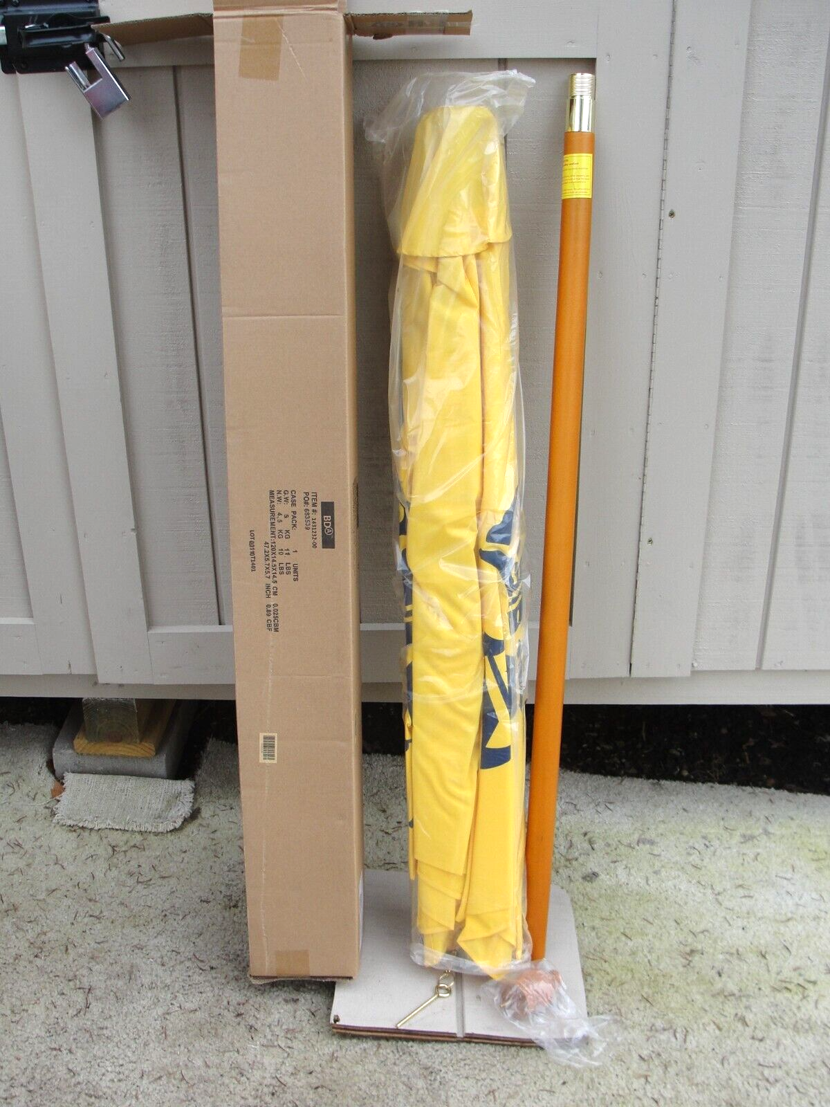 CORONA LIGHT BEER 👑 PATIO MARKET UMBRELLA YELLOW CANVAS WOOD POST 7' NEW IN BOX