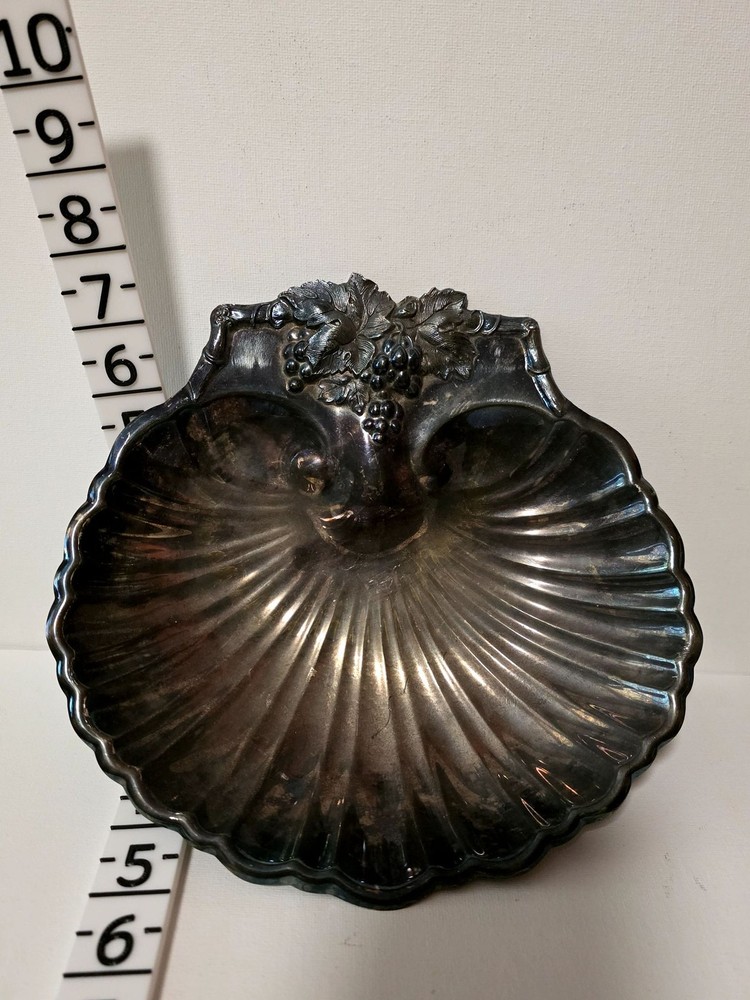 Reed & Barton Shell Dish Dishware Silver Plate Decorative Serving Dish Scalloped