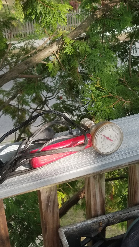 VINTAGE SUN AUTO COMPRESSION TESTER AND SUNLINE INDUCTIVE TIMING LIGHT