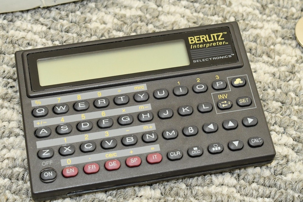 Berlitz Interpreter by Selectronics Five Language Translator Model TR500