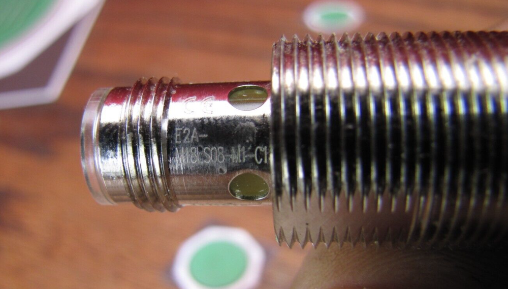 Omron Inductive Proximity Sensor 8mm 24v 4 pin switch E2A-M18LS08-M1-C1