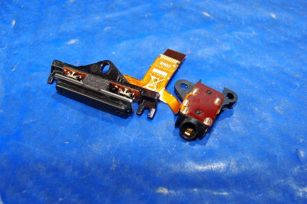 Microsoft Surface Pro 2 1601 10.6" Audio Jack Volume Button Board w/Cable ER*