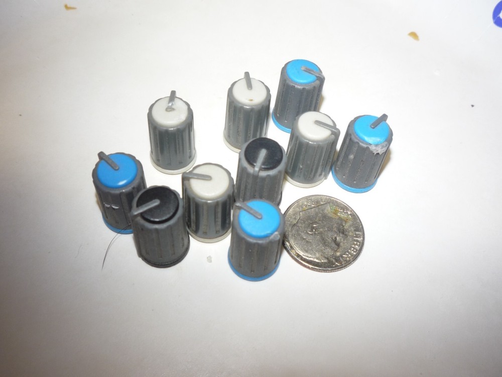 PEAVEY AAM 1602 MIXER - 10 KNOB LOT MIXED KNOBS