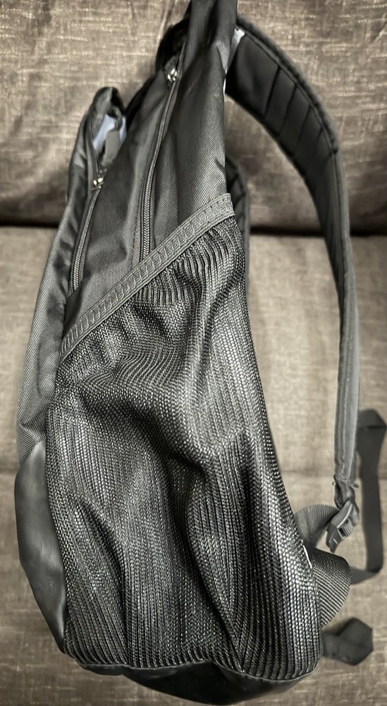 Preowned Under Armour Medium/Large Black & Gray Backpack Bag