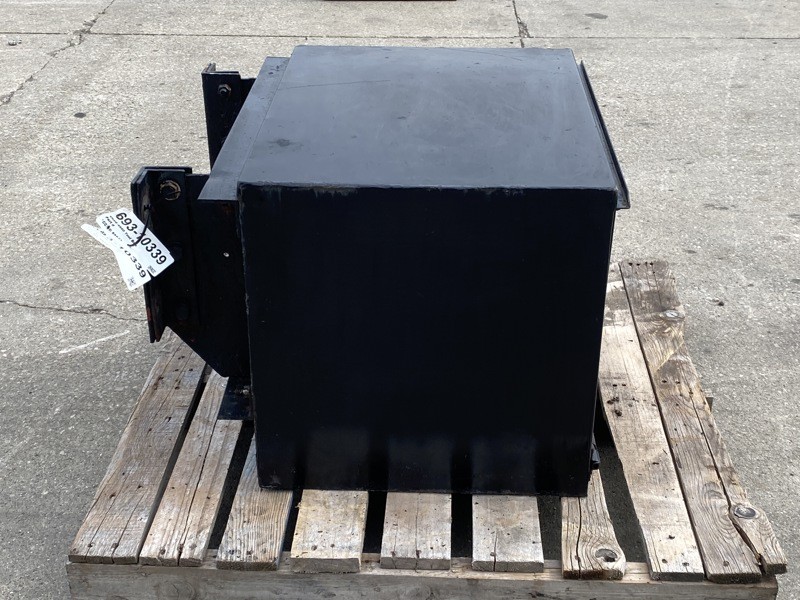 2000 Western Star 4900 Tool Box (693-10339)