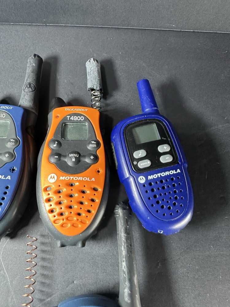 LOT-8 Motorola Talkabout WORKING