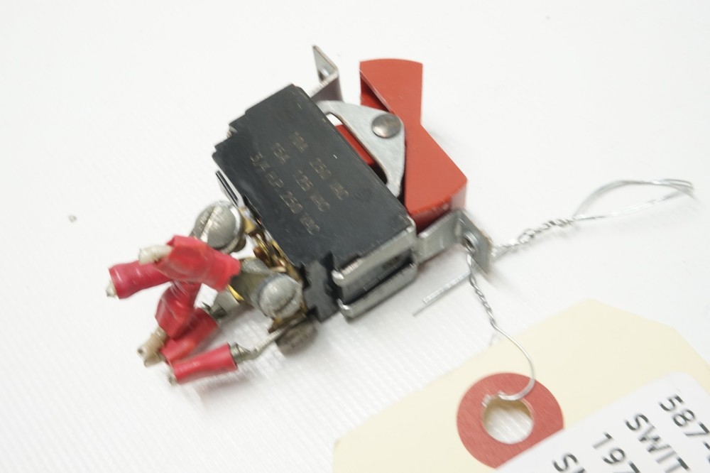 Rocker Switch P/N: 587-829