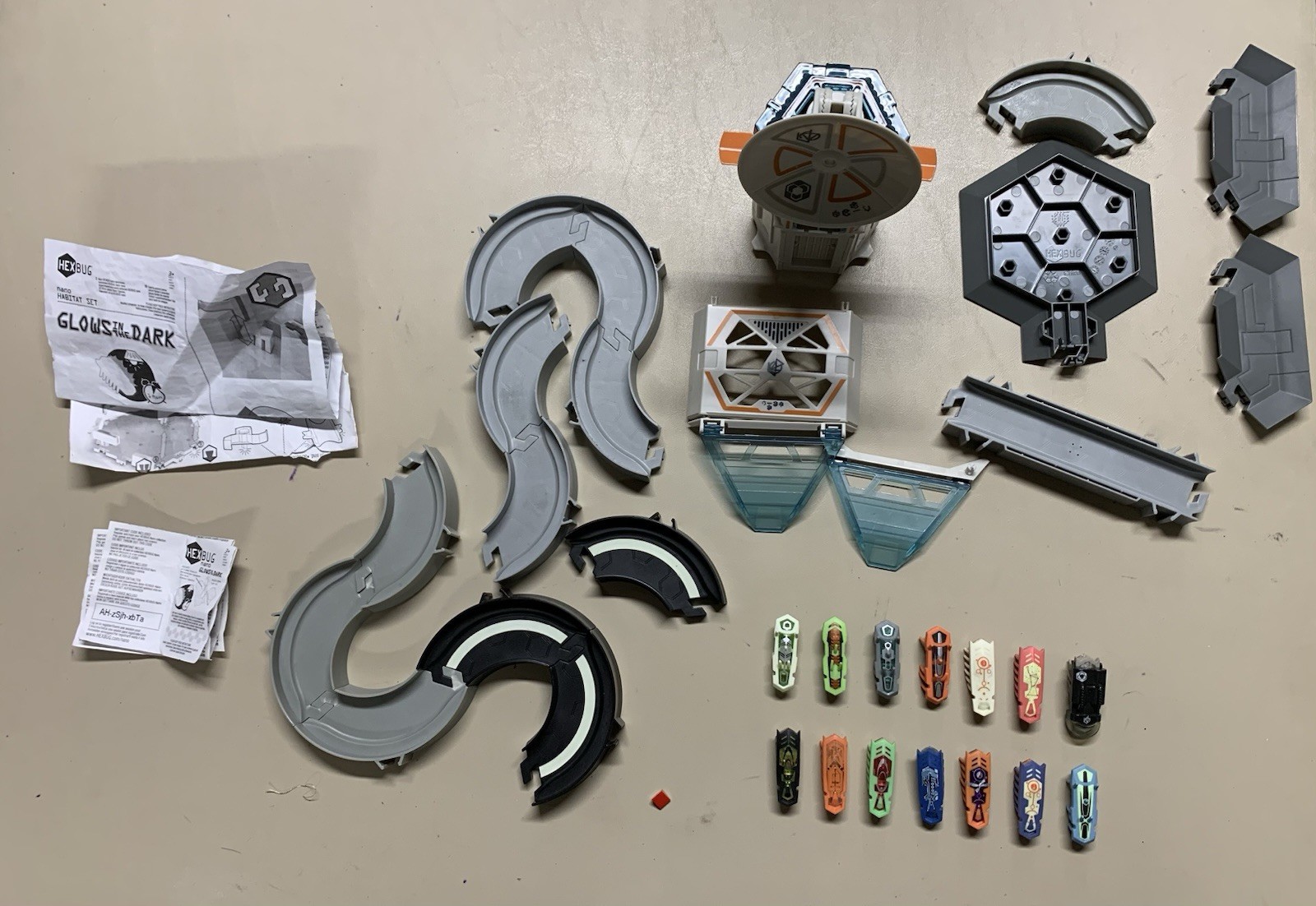 Hexbug Nano Bug Lot (14 Bugs) & Various Habitat and Space Playset Pieces-**Read*