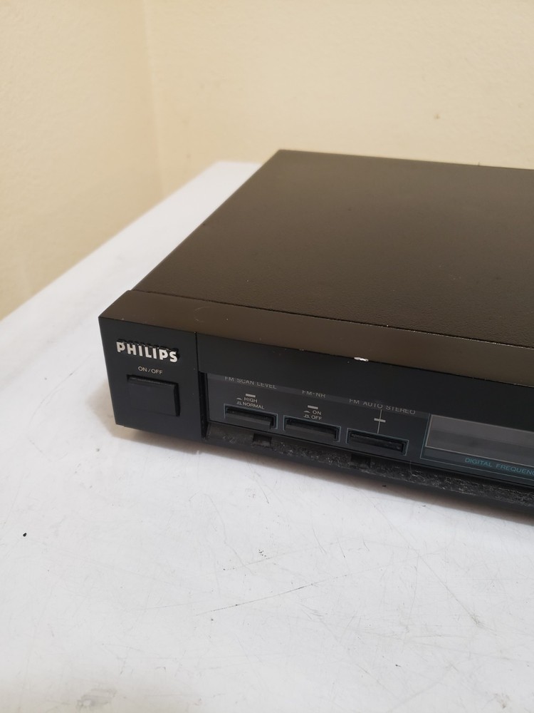 Philips Digitsl Synthesized Stereo Tuner FT565