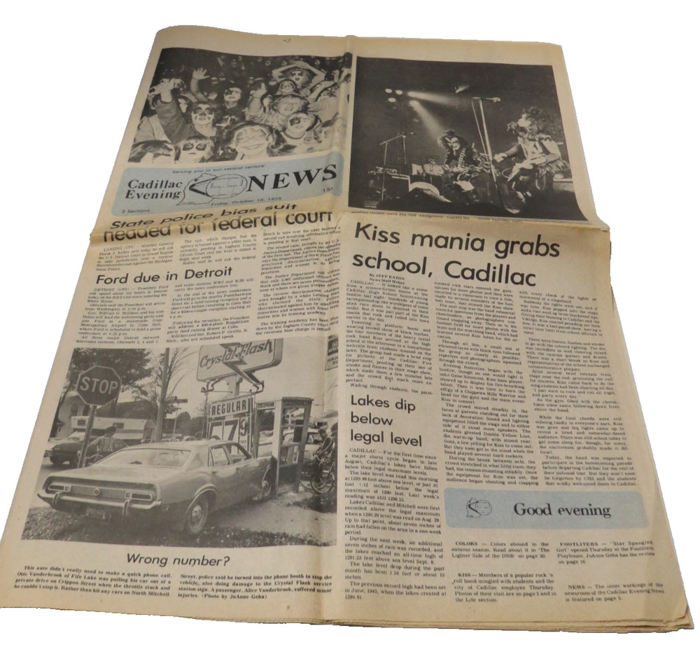 KISS VINTAGE CADILLAC MICHIGAN EVENING NEWS NEWSPAPER OCTOBER 10, 1975