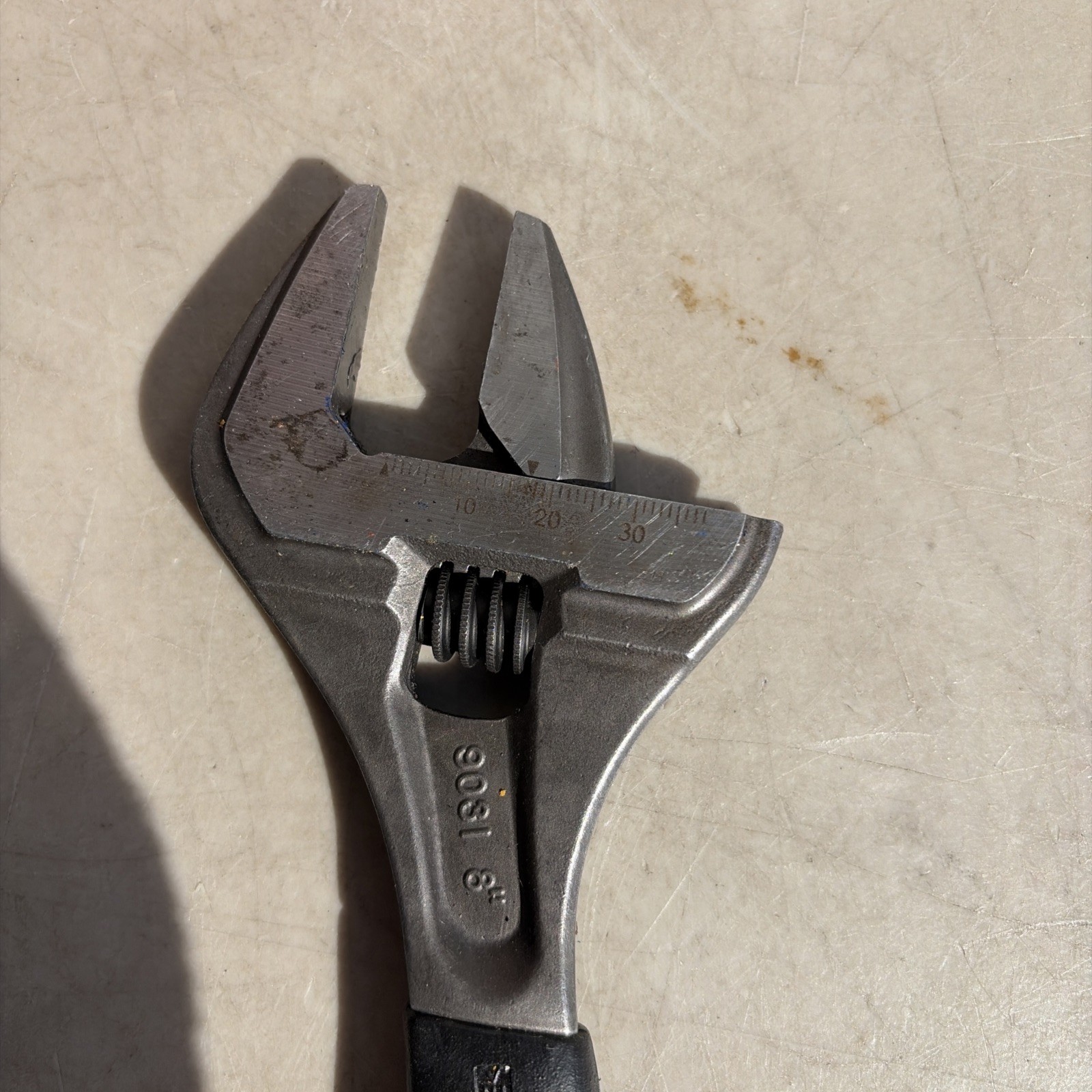 Nacho 9031 R 8" Bigmouth Ergo Adjustable Wrench Slim Head w/Tapered Jaws