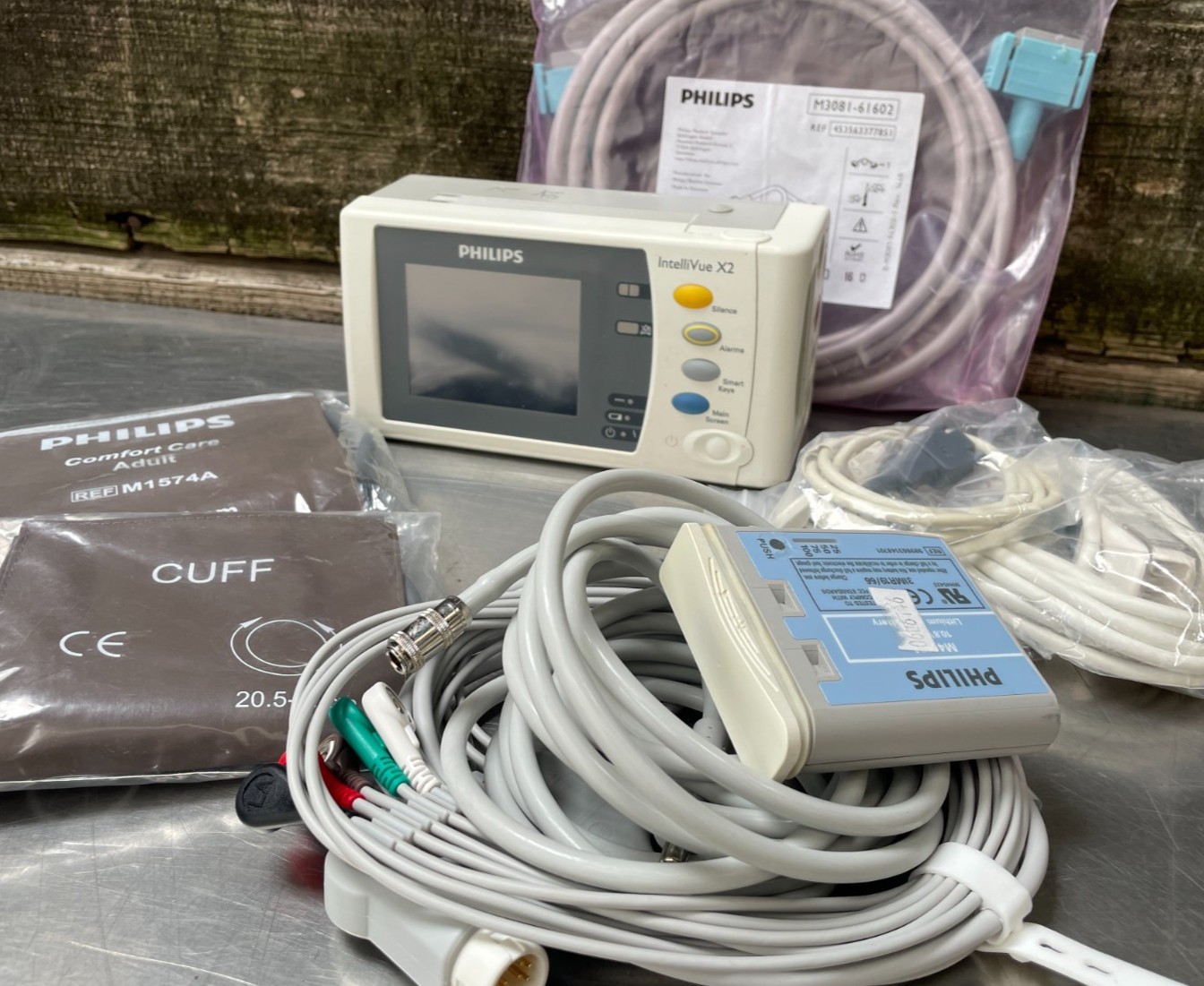 Philips Intellivue X2 M3002A Monitor W/ Battery SpO2 Hose Cuffs ECG