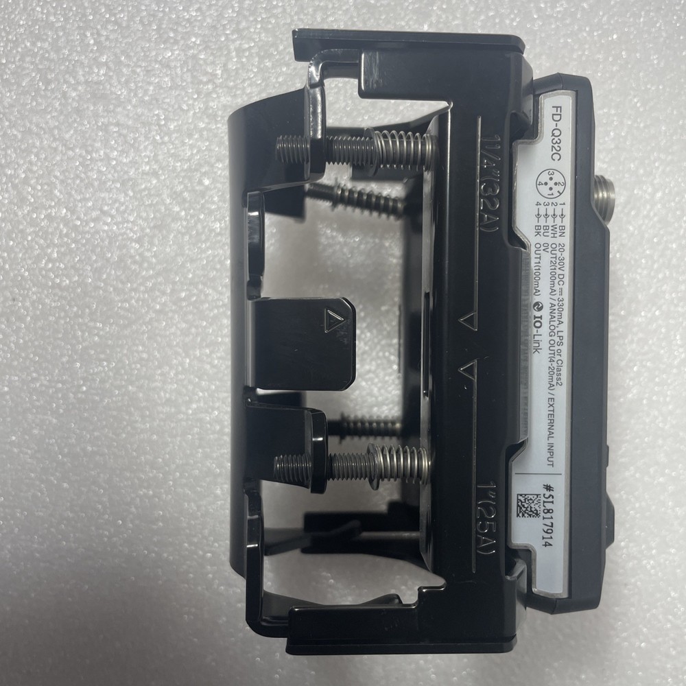 KEYENCE FD-Q32C FLOW SENSOR WITH MOUNTING BRACKET QTY AVAIL