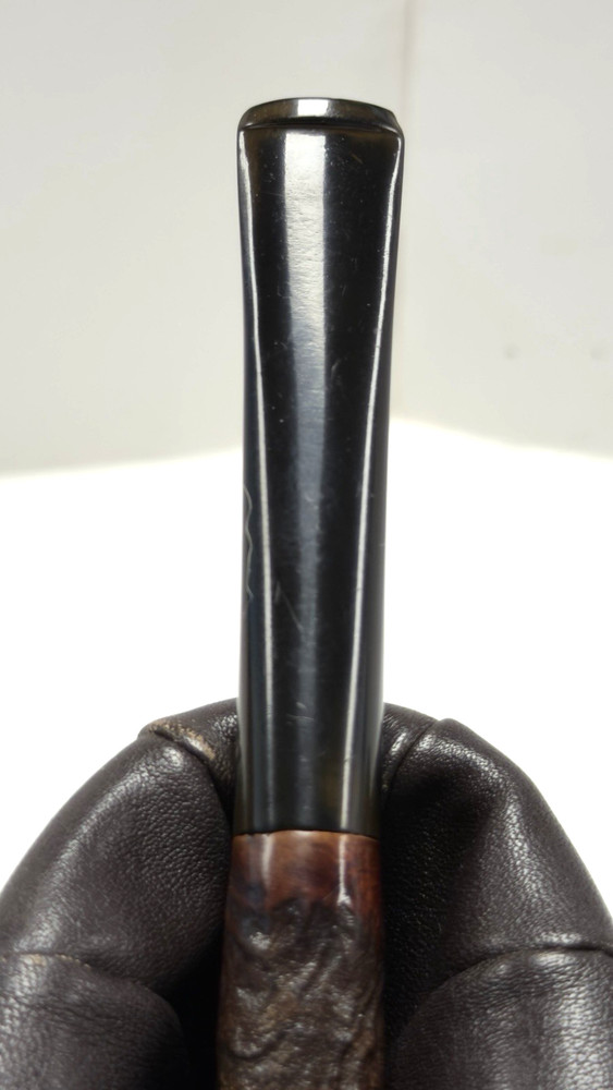 UNKNOWN MAKER: Small, Blast Finished Apple with Tapered Ebonite Stem