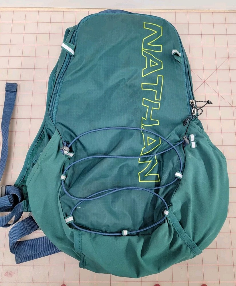 Nathan Unisex Crossover 10 Liter Hydration Pack  One Size