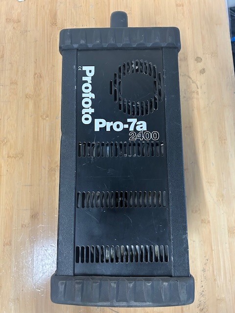 Profoto Pro-7a Strobe Generator