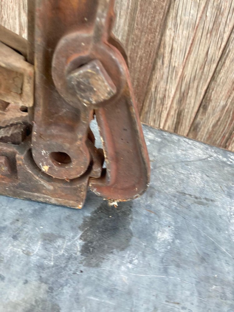 No. 3 Cast Iron Pipe Vise