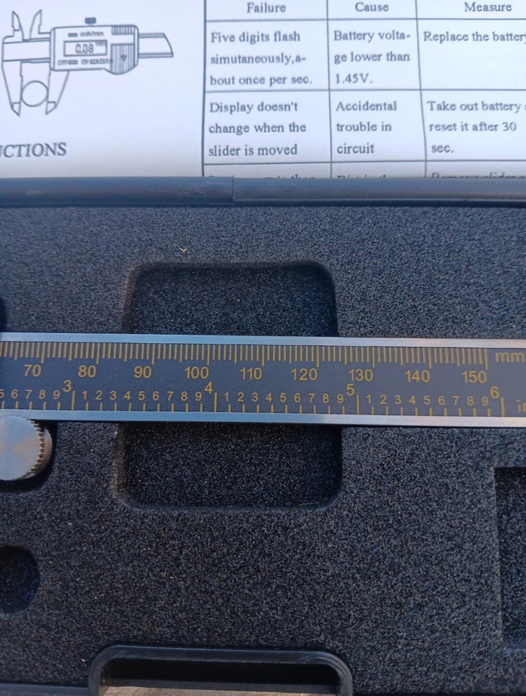 Electronic Digital Caliper 0-150mm With Case and Battery