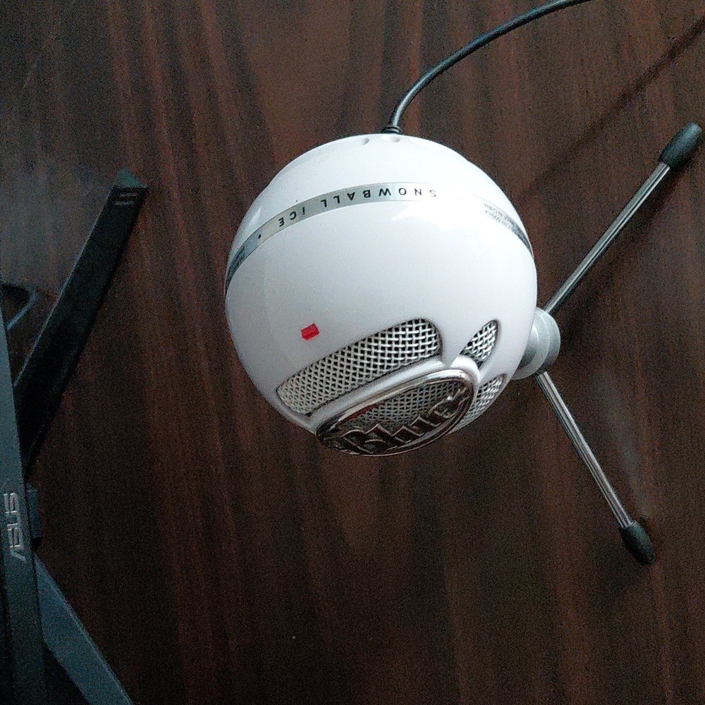 Blue Snowball iCE USB Desktop Microphone White Adjustable Stand