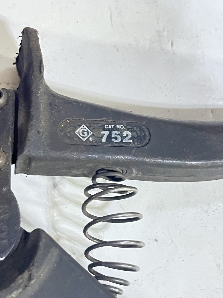 Greenlee 752 Ratcheting Cable Cutter Used