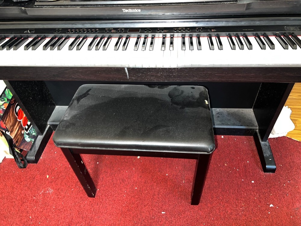 Technics SX-PX552 Digital Piano