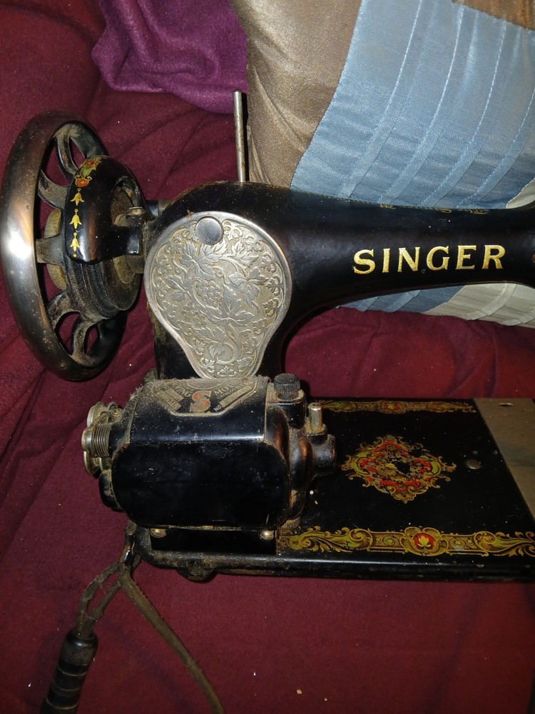 Singer 128 3/4 Size Machine