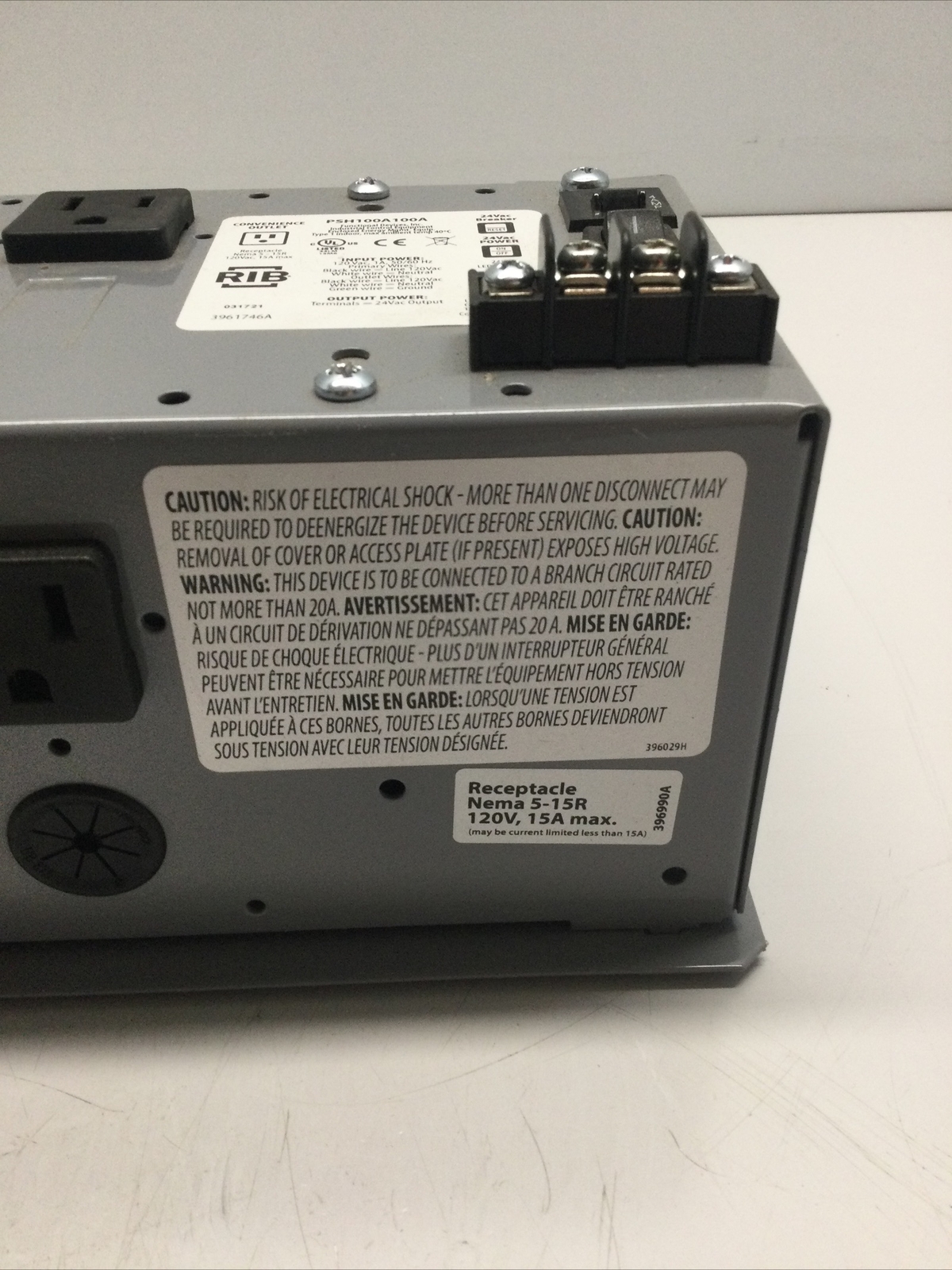 NEW, FUNCTIONAL DEVICES, PSH100A100A, 100VA, 120V, 50/60Hz, NEMA 5-15R. (22L-1)