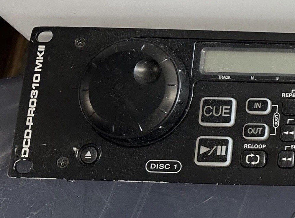American Audio DCD-Pro 310 MKII Controller DJ