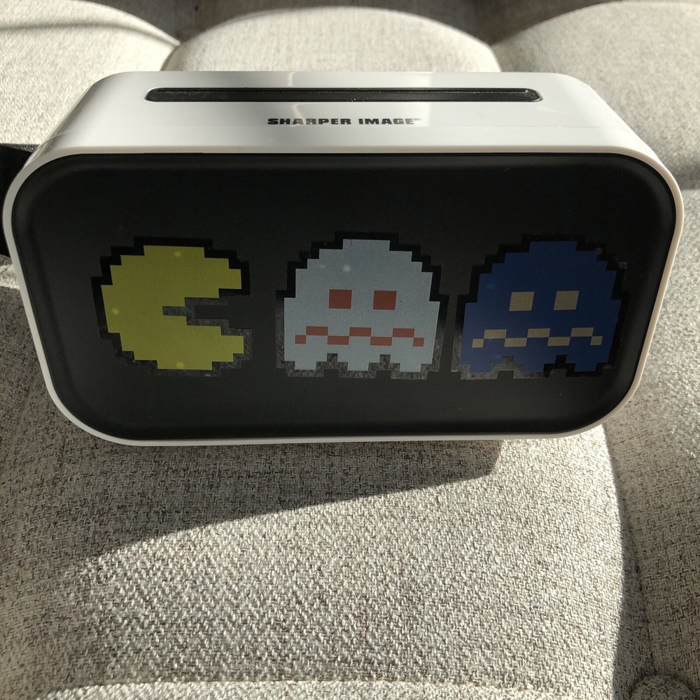 SHARPER IMAGE VR HEADSET WITH PAC MAN STICKERS