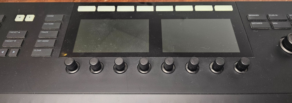 Native Instruments Komplete Kontrol S61 MK2 61 Key Keyboard Controller EUC Works