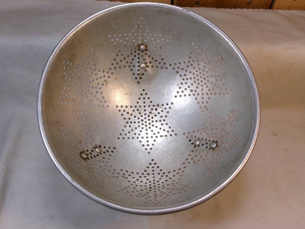 Vintage Aluminum Star Pattern Colander Strainer