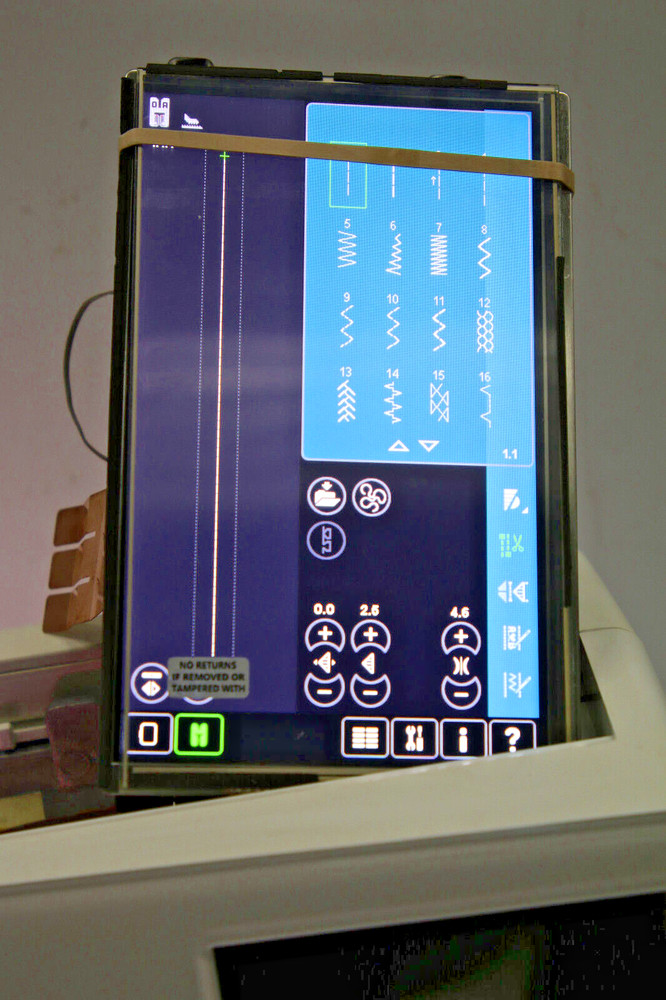 Pfaff Creative Sensation PRO Complete Screen / Display #2936