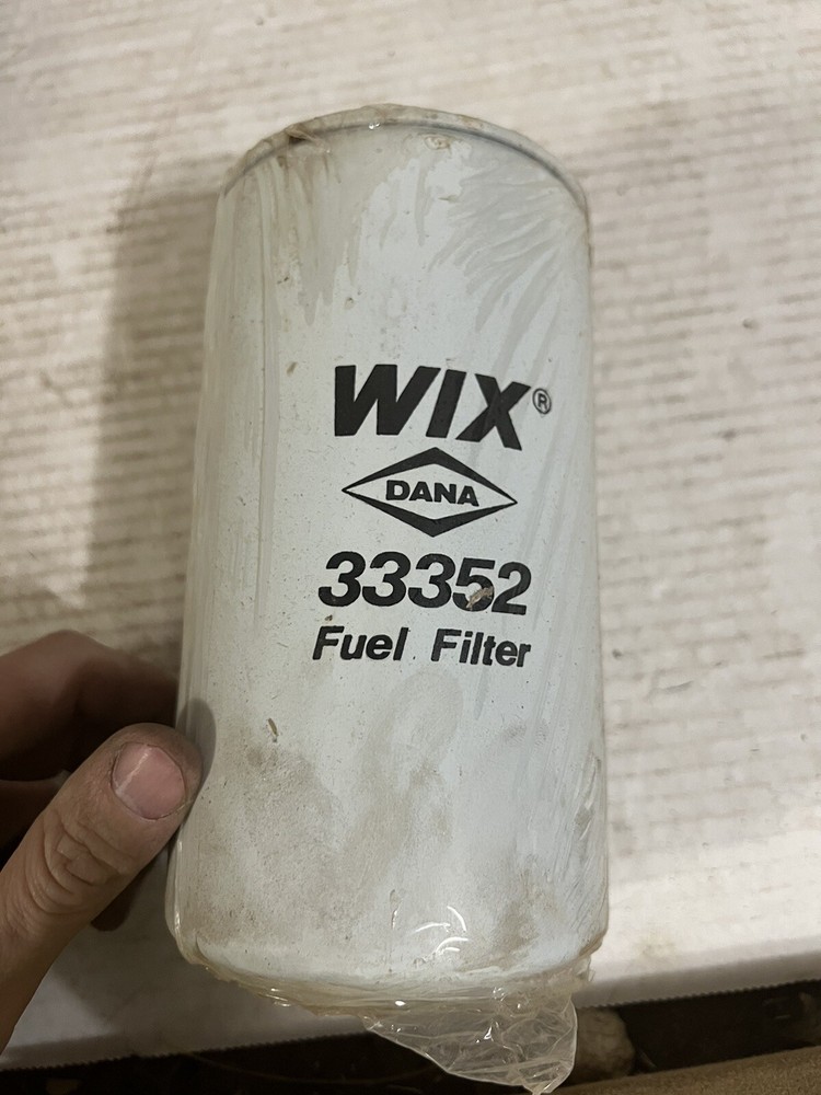 wix 33352 Fuel Filter New In Plastic