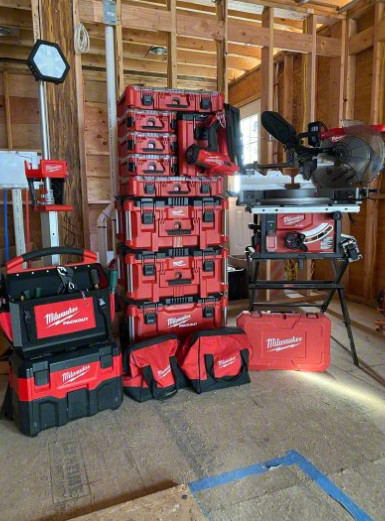 SALE! Milwaukee 48-22-8425 PACKOUT Large Tool Box, 22" W x 16-1/4" D x 11" H