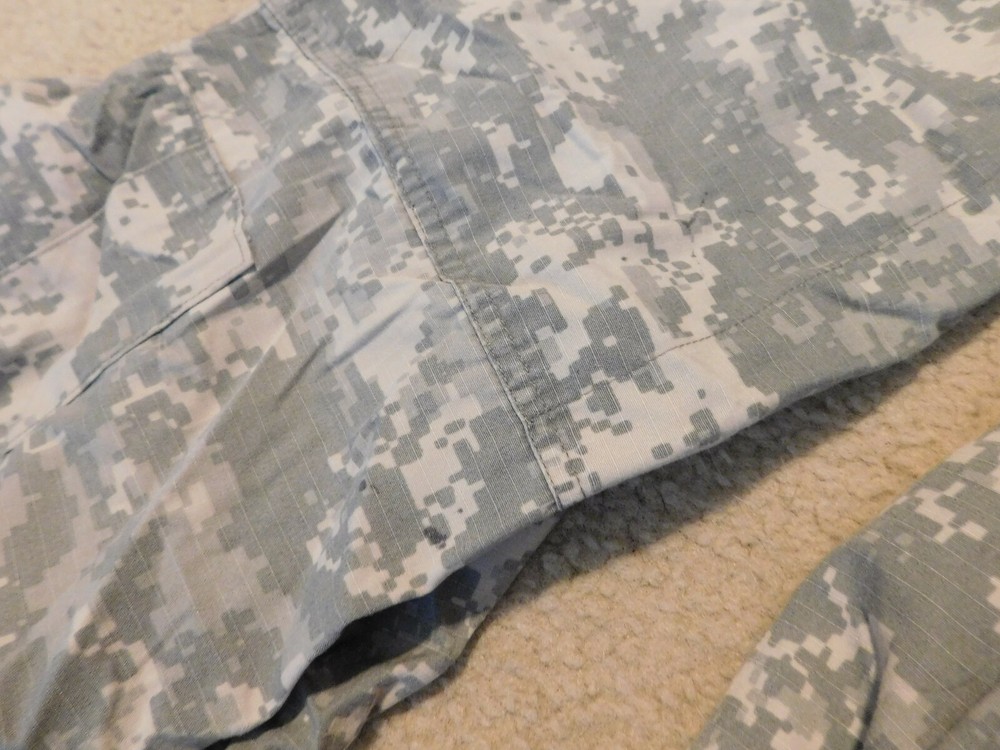 US ARMY ACU PANTS SIZE MEDIUM - LONG