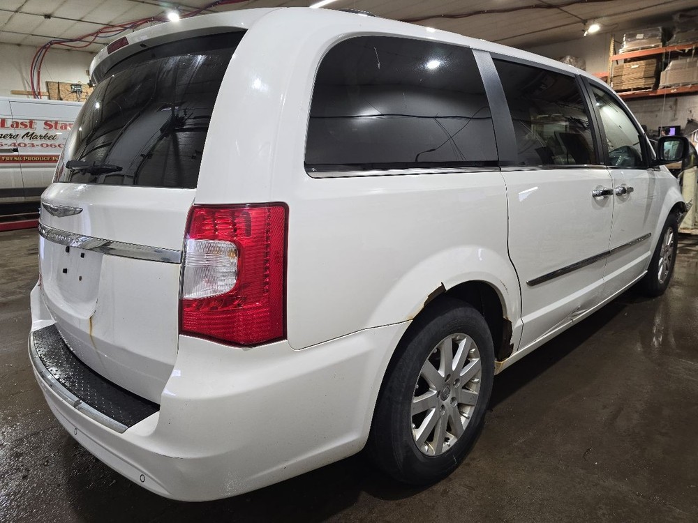 Used Blind Spot Detection System Warning Control Module fits: 2011 Chrysler Town