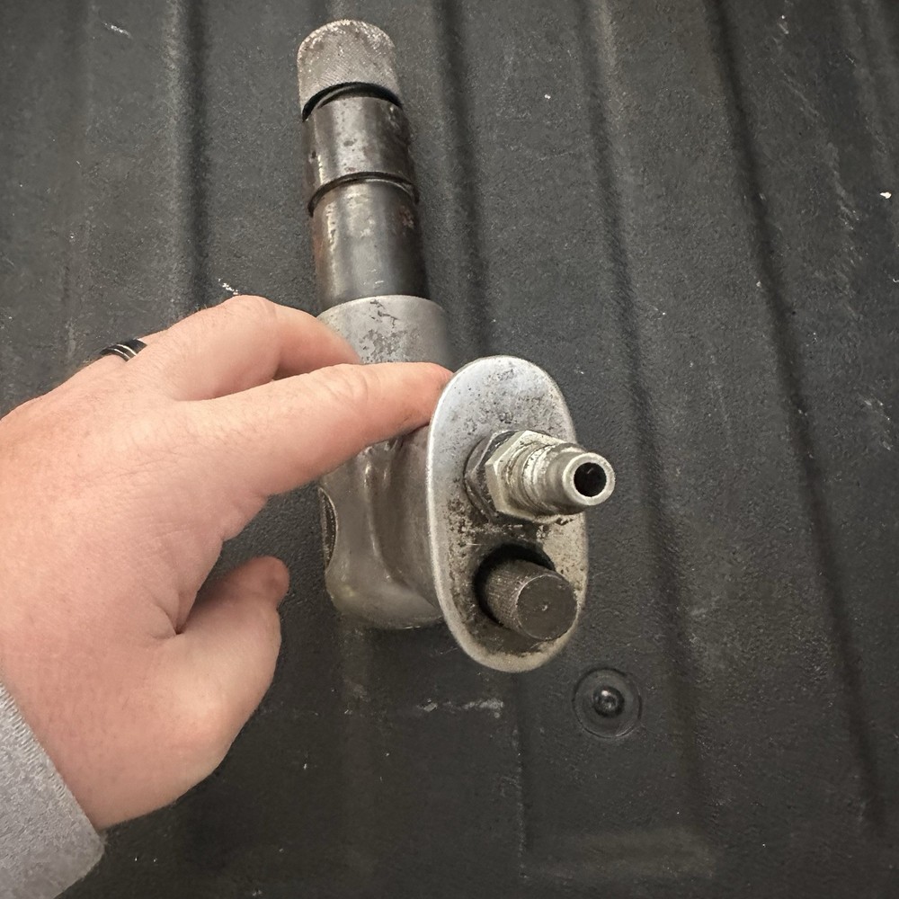 Central Pneumatic Air Hammer Impact P-30258 UNTESTED