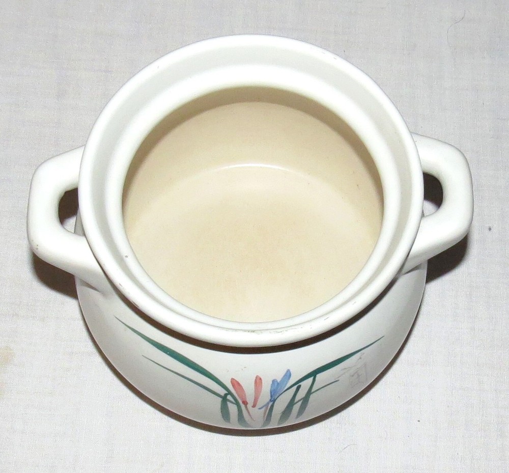 Kangshu 5.1/2 inch Lidded Pot