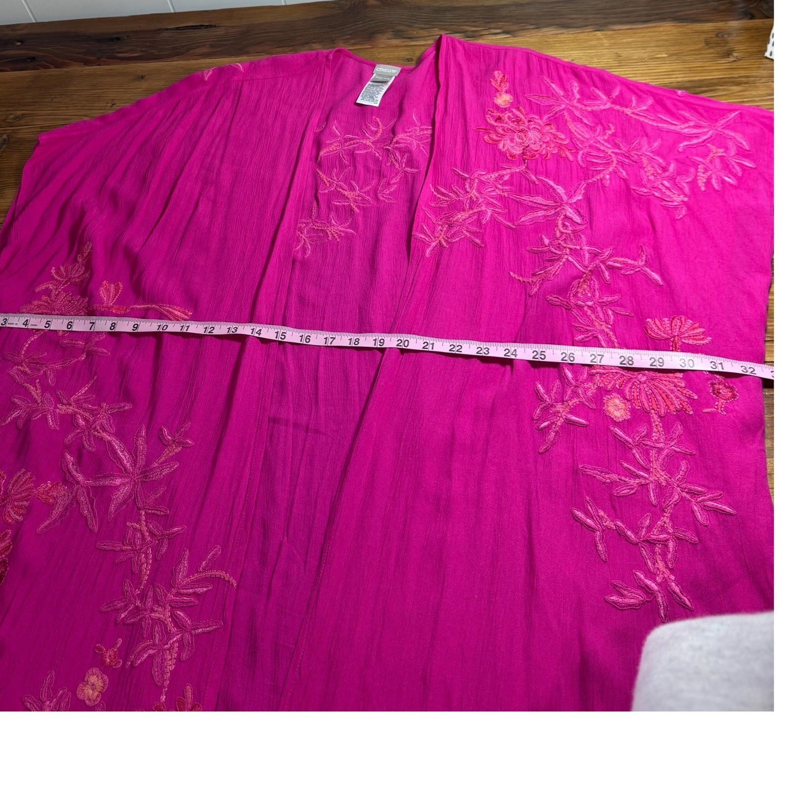 Chicos Floral Embroidered Ruana wrap in summer Berry Pink Kimono Fringe One Size