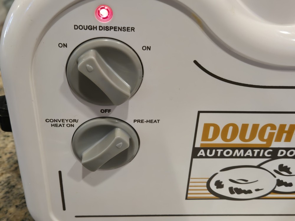 Nostalgia Electrics 2008 "Dough-Nu-Matic" Automatic Mini Doughnut Maker Machine