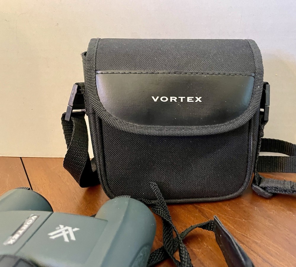 VORTEX SPITFIRE 8.5 X 32 Binoculars Strap Case Discontinued Birding Lightweight