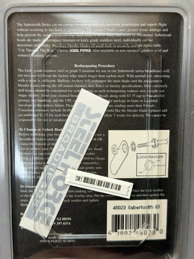 Steel Force Sabertooth Broadheads 85 Grain 3 Pack Lock Down Model NEW