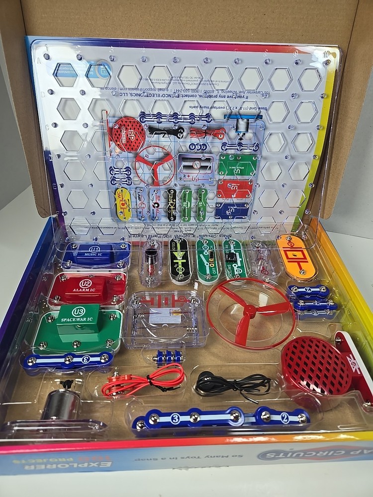 Snap Circuits SC-100 Electronics Exploration Kit, Over 100 Projects NEW Open Box