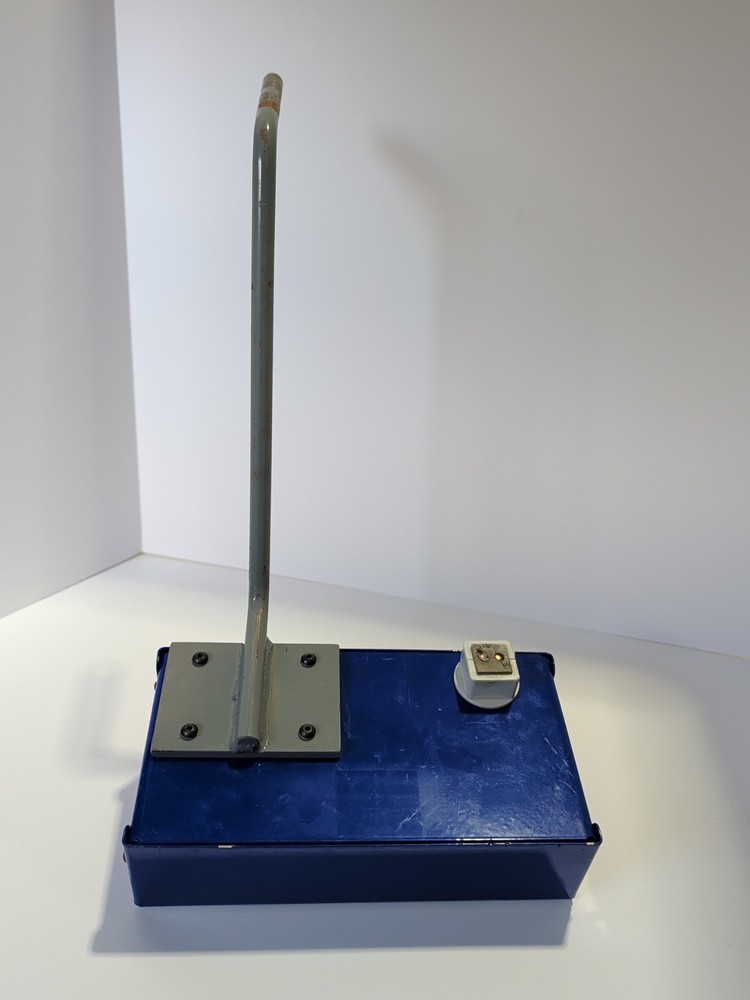 Thomas II Power Conveyor Control with mounting bracket
