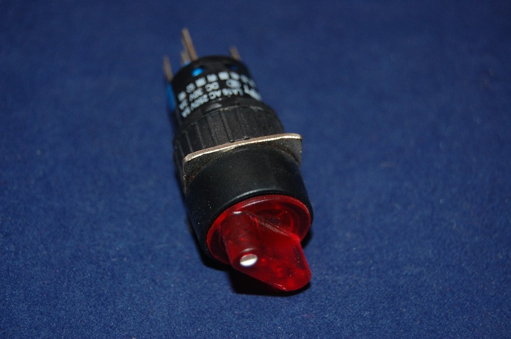 2PCS 16mm Round ILLUMINATED Selector switch 2 Position RED 6V LED MAINTAIN