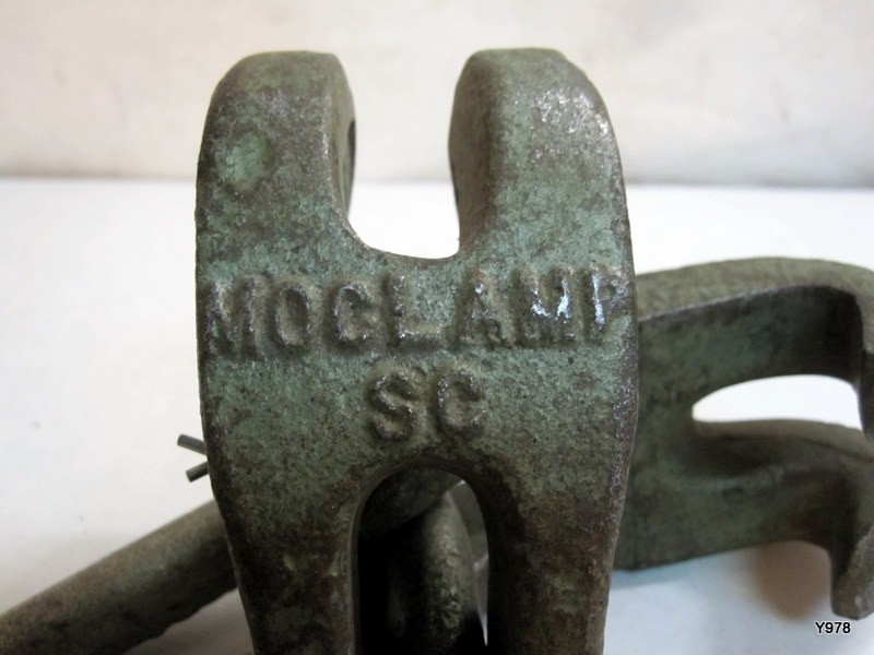 MO CLAMP Double Looper Grabs bumpers or panels.