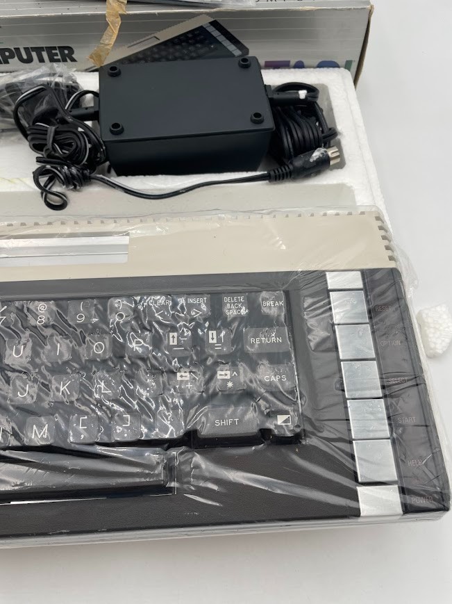 ATARI 600XL Home Computer New Worn Box