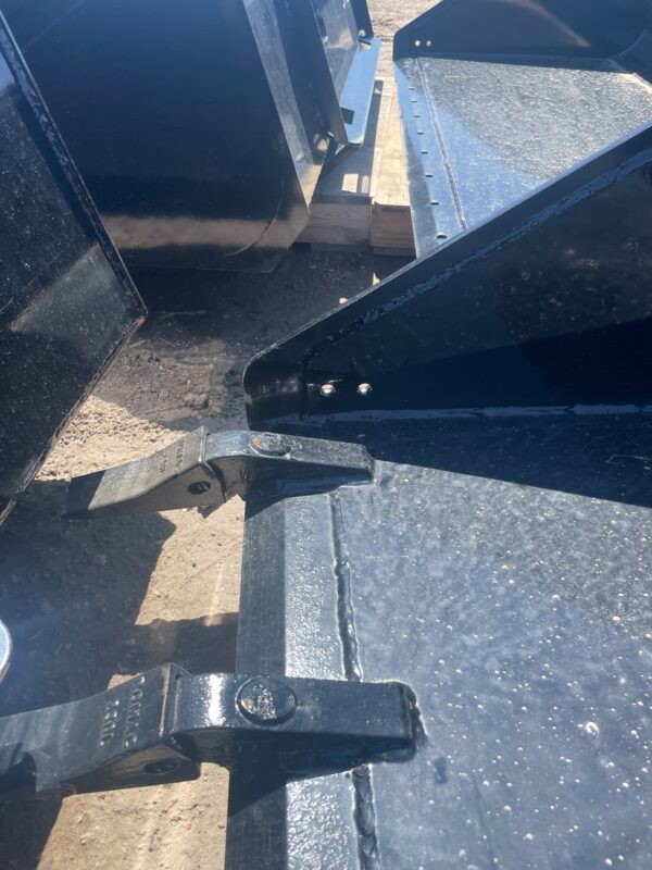 LEGEND 72" SKID LOADER BUCKET