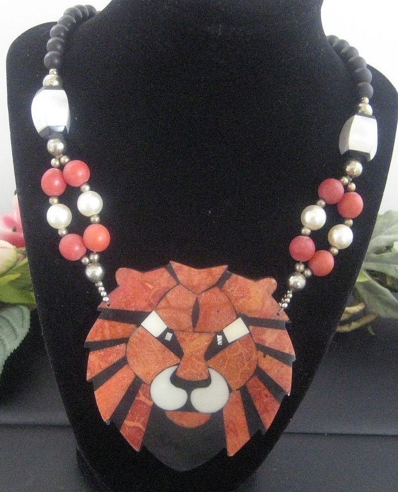 Lee Sands? Tiger pendant Necklace
